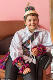 wedding in maramures happy boy pic2